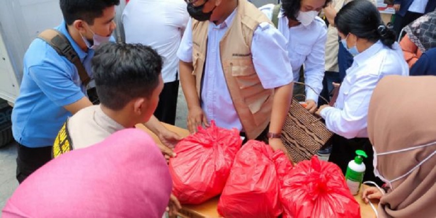 Wali Kota Palangka Raya, Fairid Naparin mengatakan, pemberian subsidi sembako dilaksanakan pada saat penyelenggaraan operasi pasar, di setiap
