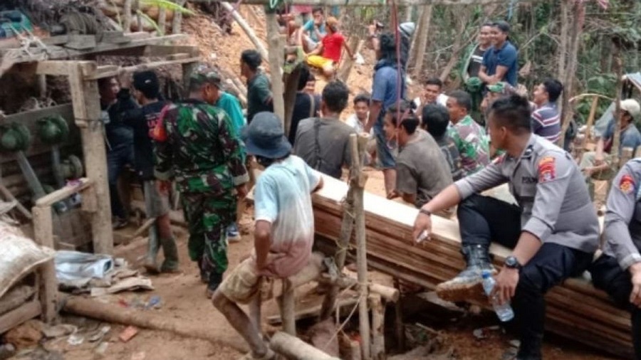 Pomdam VI/Mulawarman tengah mengambil alih kasus penanganan seorang anggota TNI yang tewas di tambang emas ilegal di Sekatak, Bulungan, Kalimantan Utara.