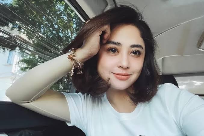 Dewi Perssik